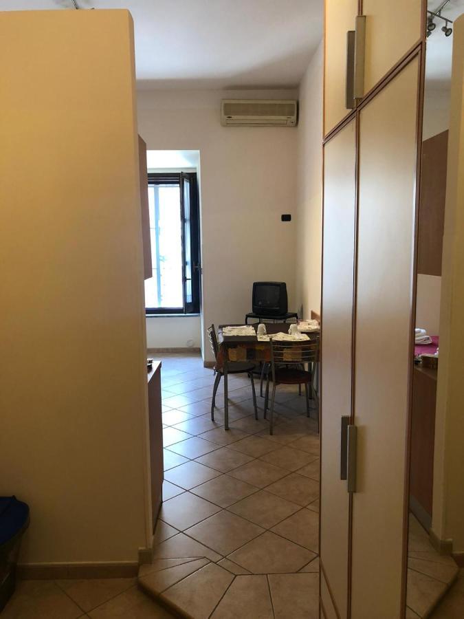 Guest House Via Poerio Catanzaro Bagian luar foto