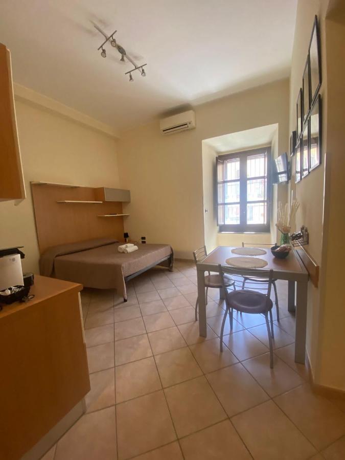 Guest House Via Poerio Catanzaro Bagian luar foto